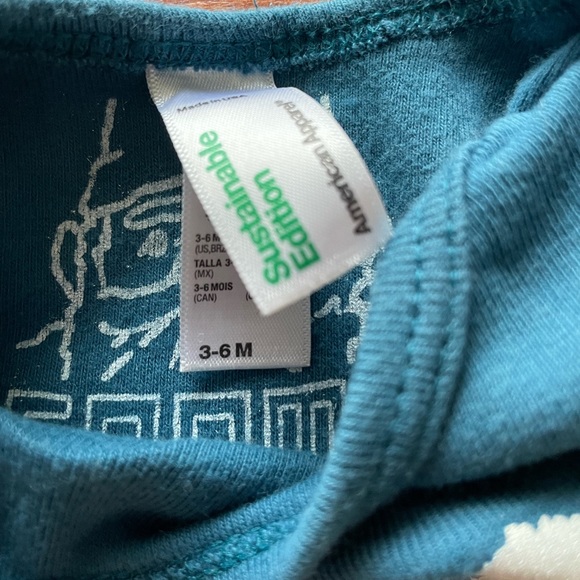 Bigfoot vs Yeti Onesie - Picture 2 of 2